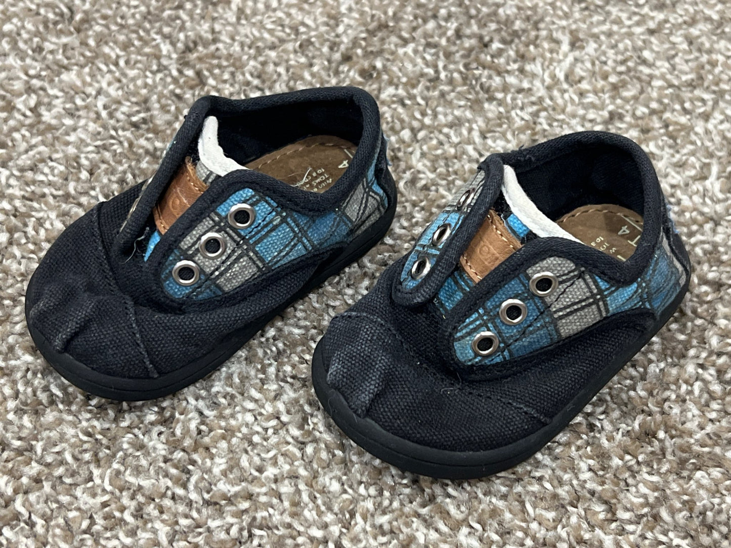 Toddler boys, TOMS, black/blue/grey plaid, size T4, but fits Small - closer to Size 3, VGUC, Shoes 3 (Baby: 0-12 mth)
