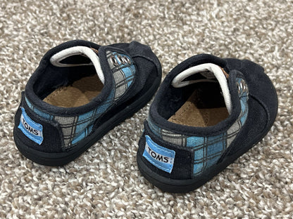 Toddler boys, TOMS, black/blue/grey plaid, size T4, but fits Small - closer to Size 3, VGUC, Shoes 3 (Baby: 0-12 mth)