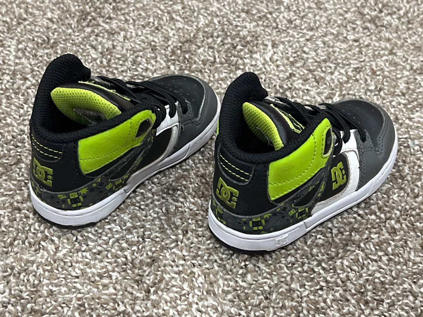Toddler Boys, DC High-Tops, size 6, VGUC, Shoes 7 (Walkers:12-24 mth)