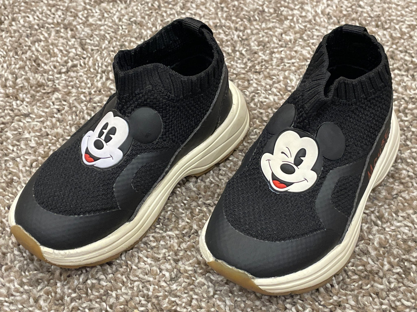 Zara Toddler Boys, Mickey Mouse Sneakers, size 7, VGUC, Shoes 7 (Walkers:12-24 mth)