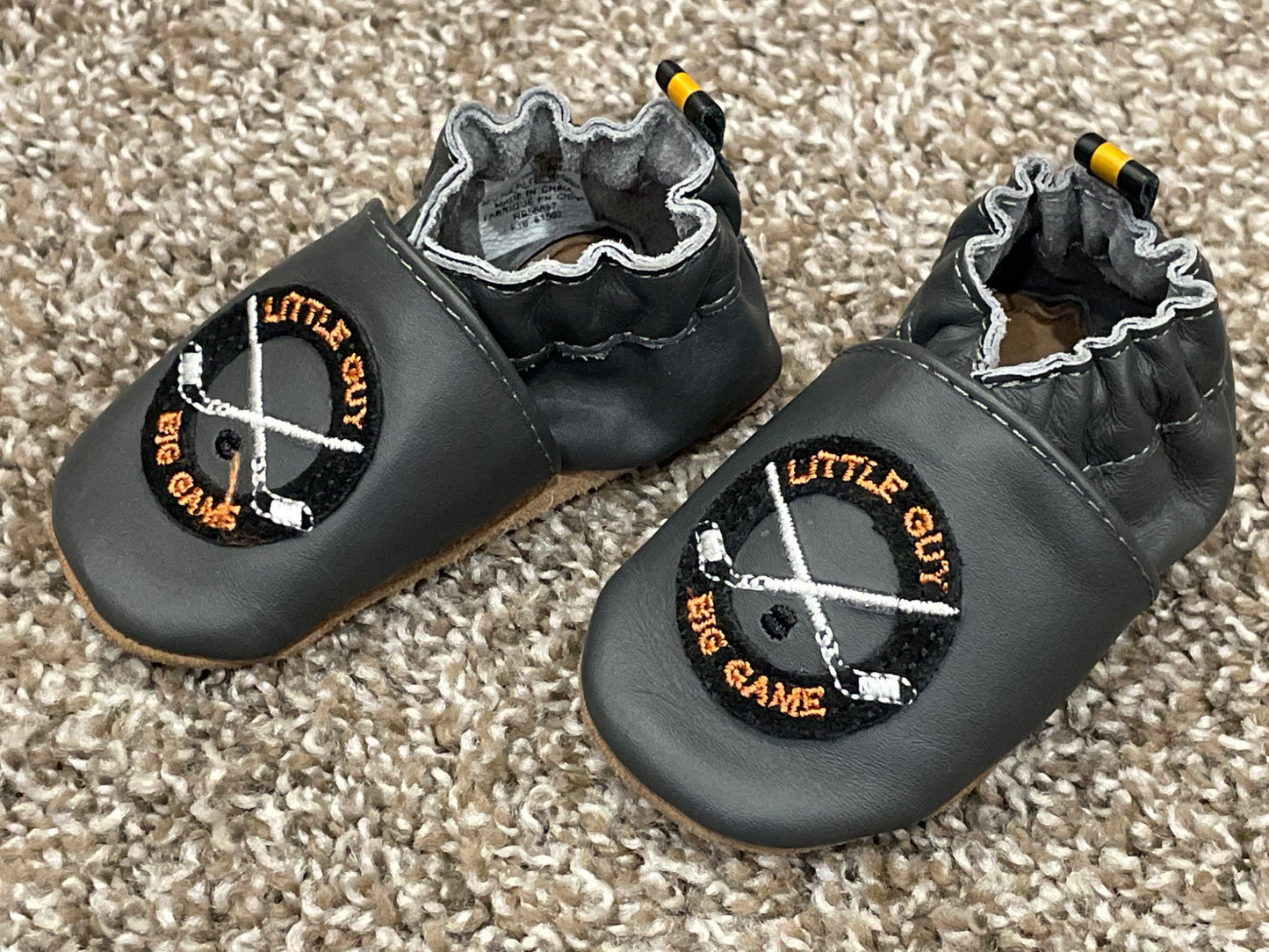 Baby Boys Hockey Robeez, size 0-6 mos, VGUC, Shoes 2 (Baby: 0-12 mth)