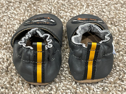 Baby Boys Hockey Robeez, size 0-6 mos, VGUC, Shoes 2 (Baby: 0-12 mth)