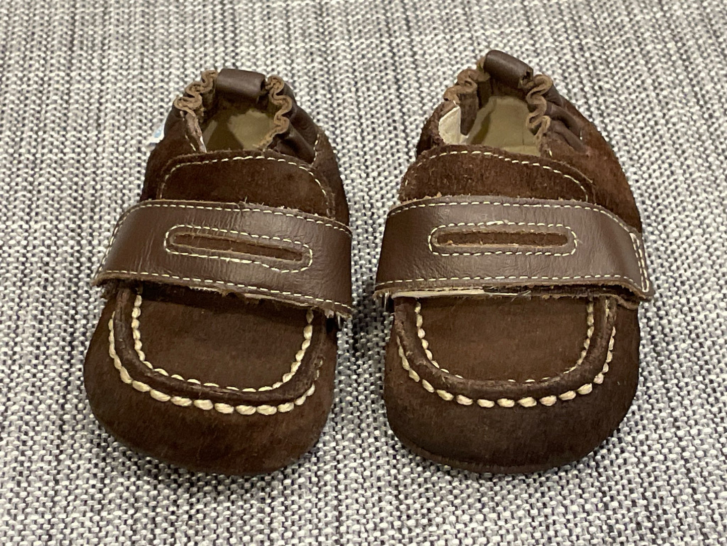 Baby Boys Brown Robeez with Velcro, size 2, VGUC, Shoes 2 (Baby: 0-12 mth)