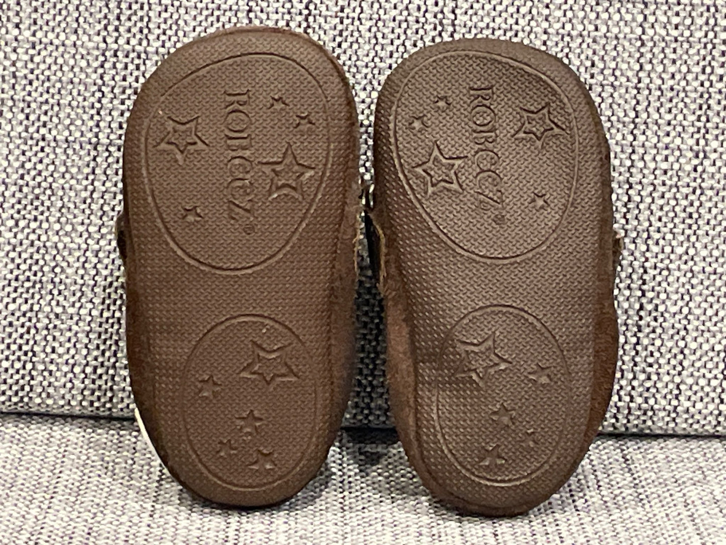 Baby Boys Brown Robeez with Velcro, size 2, VGUC, Shoes 2 (Baby: 0-12 mth)