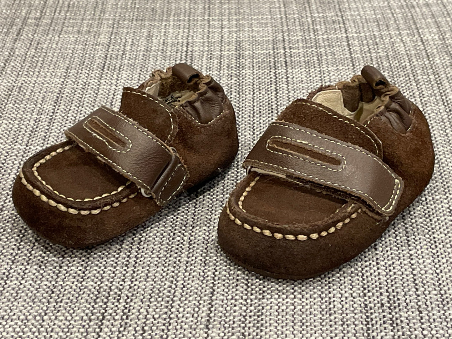 Baby Boys Brown Robeez with Velcro, size 2, VGUC, Shoes 2 (Baby: 0-12 mth)