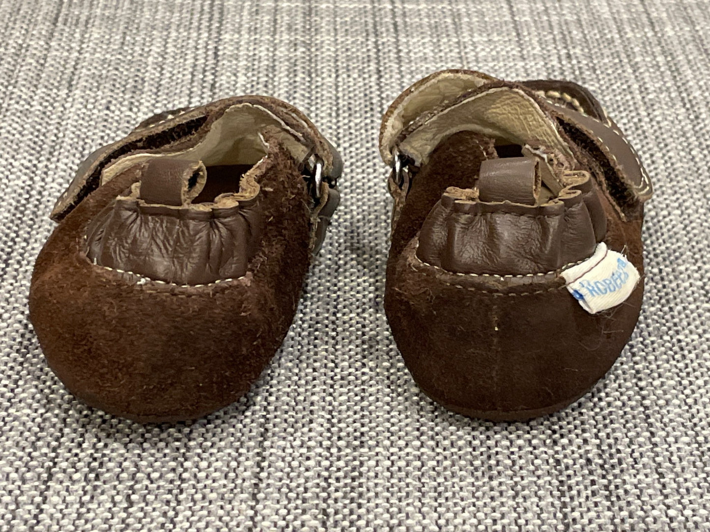 Baby Boys Brown Robeez with Velcro, size 2, VGUC, Shoes 2 (Baby: 0-12 mth)