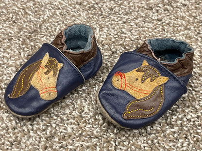 Robeez soft sole shoes, navy, horse, size 0-6 mos (approx size 1.5), VGUC, Shoes 1.5 (Baby: 0-12 mth)
