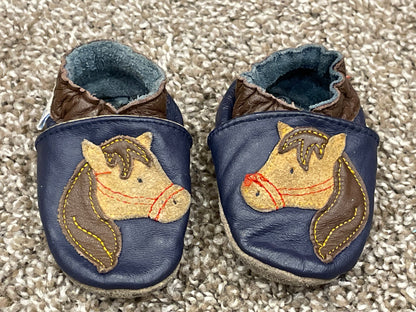 Robeez soft sole shoes, navy, horse, size 0-6 mos (approx size 1.5), VGUC, Shoes 1.5 (Baby: 0-12 mth)