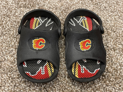 Calgary Flames Sandals, Toddler size 7/8,VGUC, Shoes 7 (Walkers:12-24 mth)