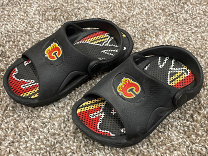 Calgary Flames Sandals, Toddler size 7/8,VGUC, Shoes 7 (Walkers:12-24 mth)