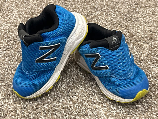 Toddler Boys, Blue New Balance Running Shoes Sneakers, size 5.5 (VGUC), Shoes 5.5 (Walkers:12-24 mth)