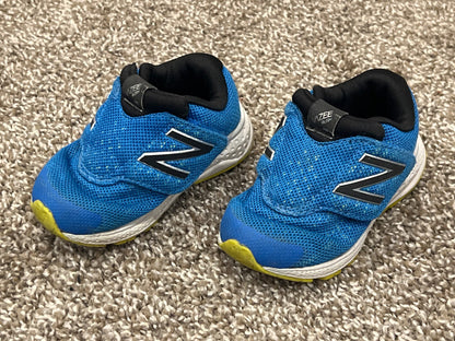 Toddler Boys, Blue New Balance Running Shoes Sneakers, size 5.5 (VGUC), Shoes 5.5 (Walkers:12-24 mth)