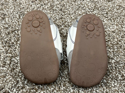Toddler Boys, Carter’s Velcro Sneakers, size 3, VGUC, Shoes 3 (Baby: 0-12 mth)