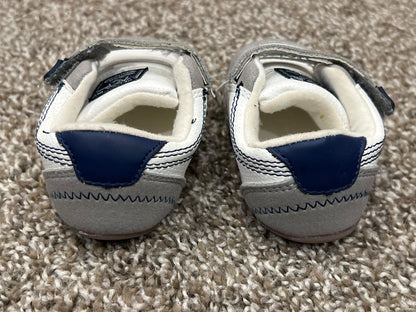Toddler Boys, Carter’s Velcro Sneakers, size 3, VGUC, Shoes 3 (Baby: 0-12 mth)