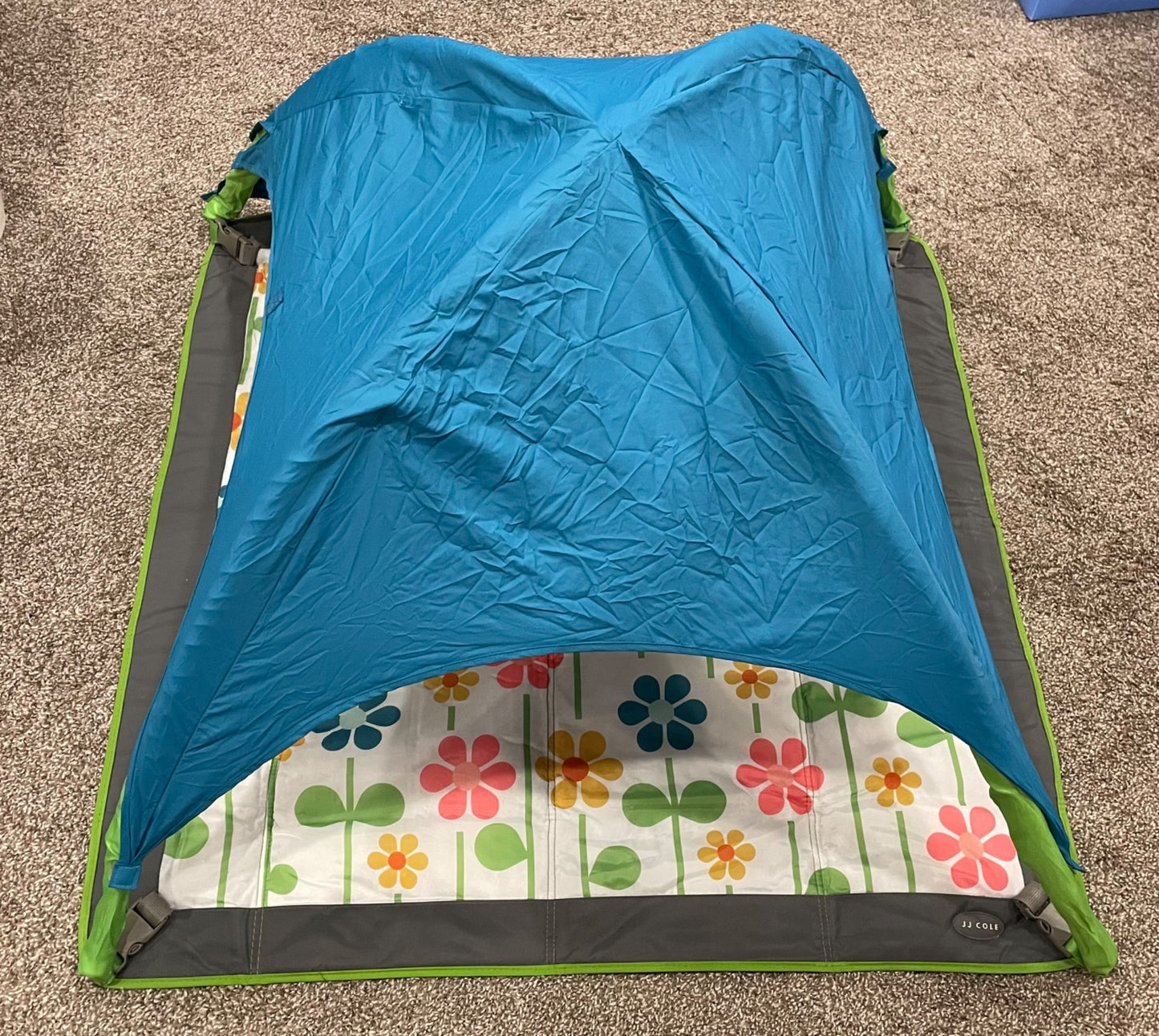 JJ Cole Baby Shade Flowers, Travel Playmat with Sunshade