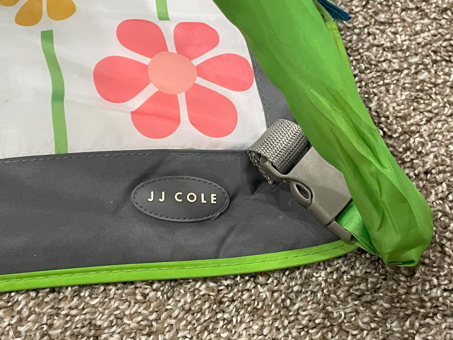 JJ Cole Baby Shade Flowers, Travel Playmat with Sunshade