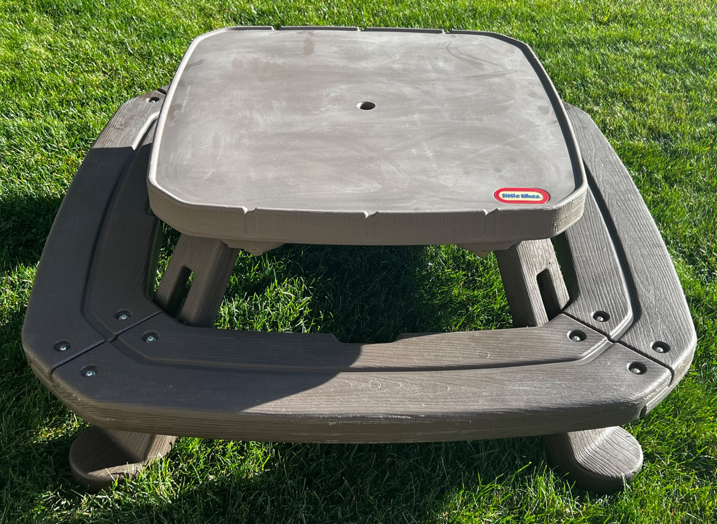 Little Tikes Fold ‘n Store Picnic Table with Market Umbrella, VGUC, MSRP $189.99
