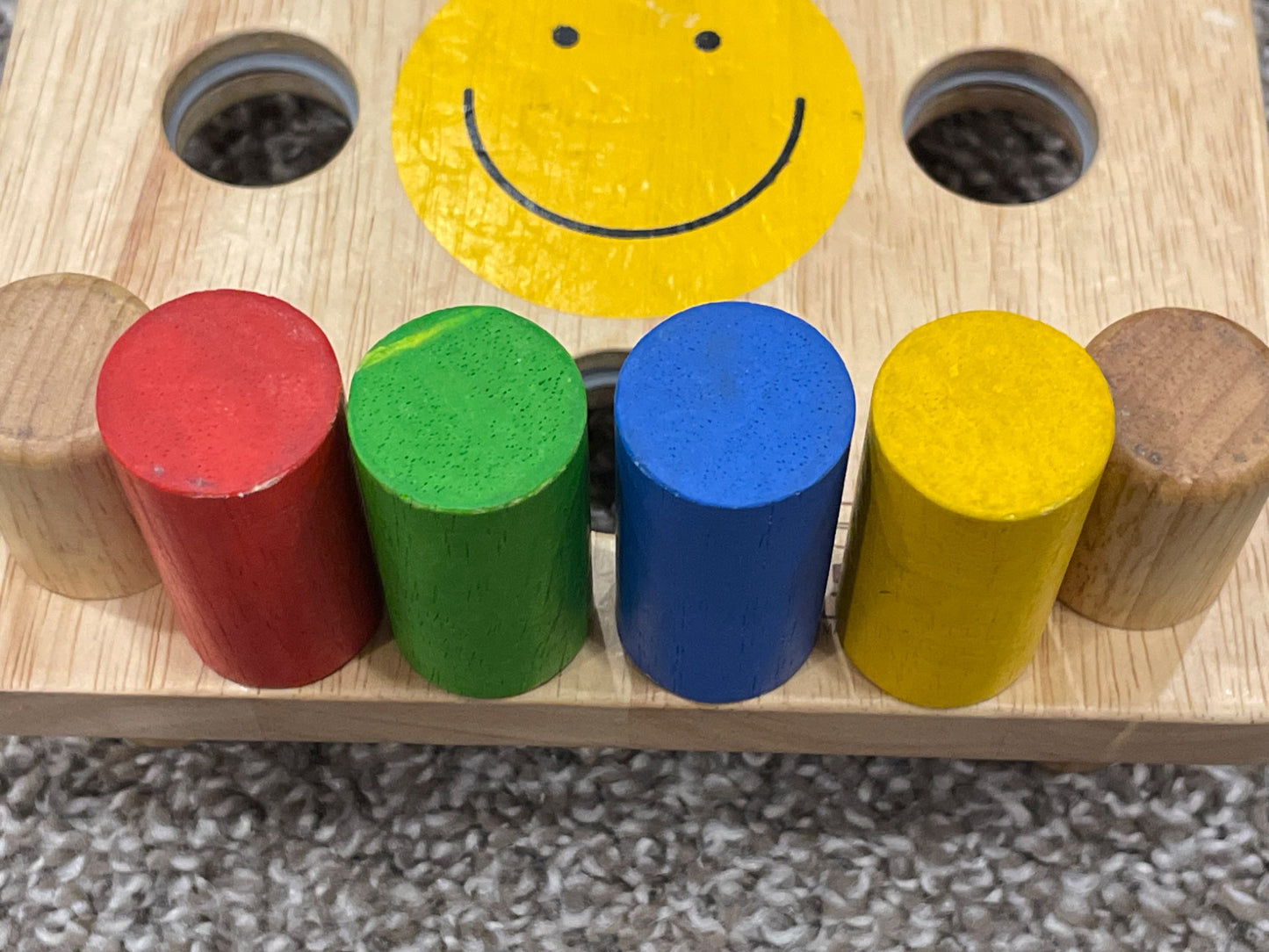 Wooden Hammer Peg Board with 4 Coloured Pegs and Mallet, VGUC, MSRP: $28.99