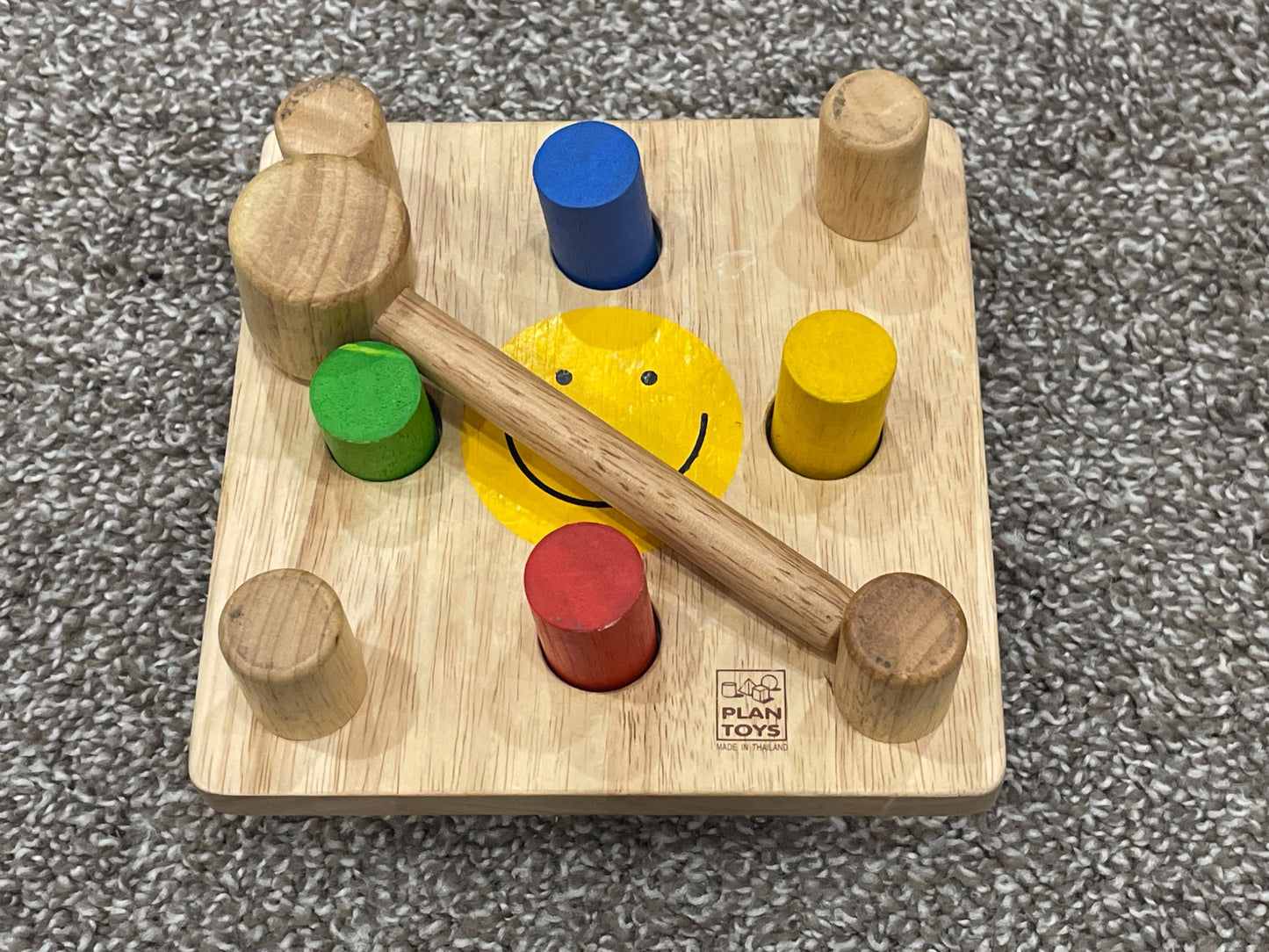 Wooden Hammer Peg Board with 4 Coloured Pegs and Mallet, VGUC, MSRP: $28.99