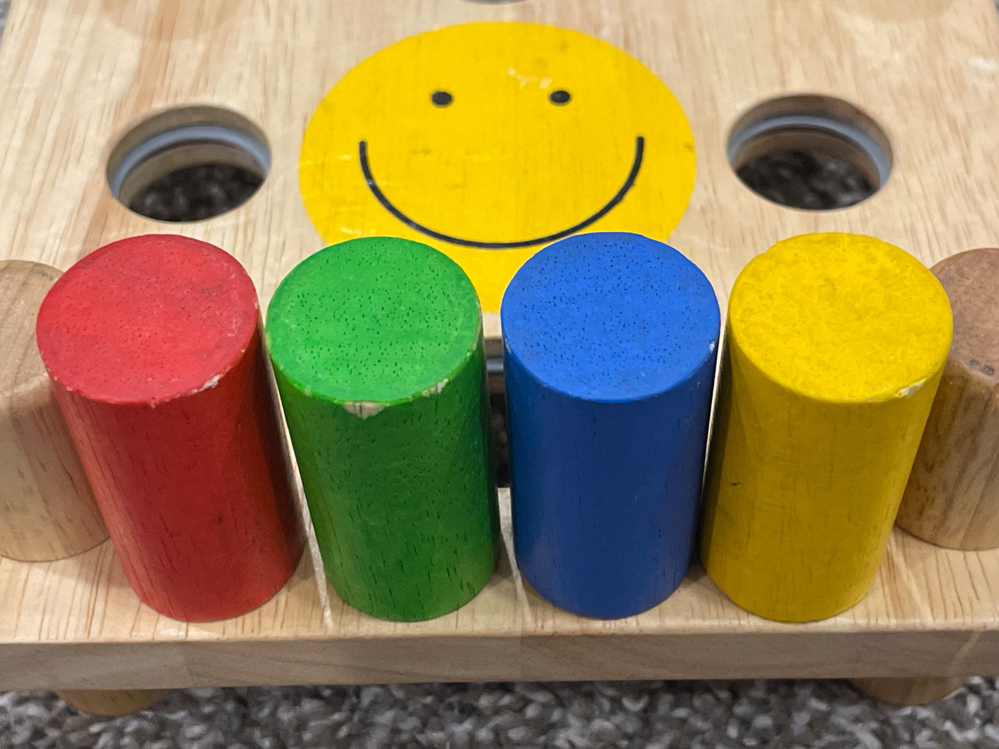 Wooden Hammer Peg Board with 4 Coloured Pegs and Mallet, VGUC, MSRP: $28.99