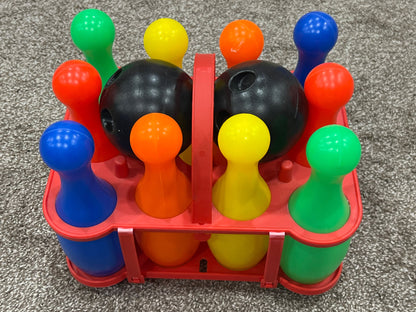 Kids Bowling set with Carry Case and two bowling balls, VGUC