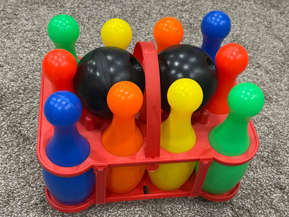 Kids Bowling set with Carry Case and two bowling balls, VGUC