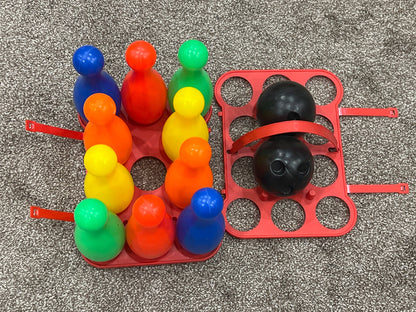 Kids Bowling set with Carry Case and two bowling balls, VGUC