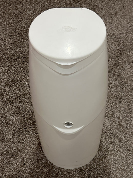 Diaper Genie II, Clean Sanitized and No Smell, VGUC