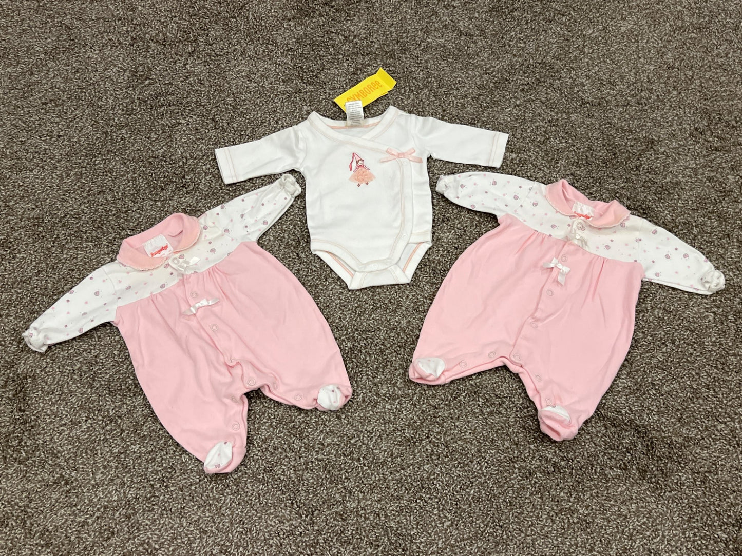 Bundle of Three - 2 Snugabye Preemie Sleepers (3-5lbs) VGUC and NWT Gymboree L/S Princess Onesie size Up to 7lbs, Kids Newborn