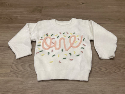 Girls, white sweater with “One” on front, size 12-18mos, EUC, Kids 18 Month (12-18M)