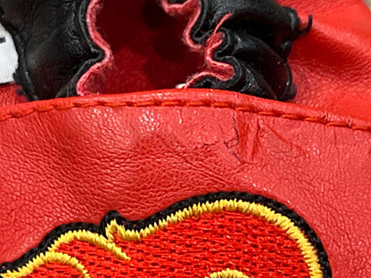 NHL, Calgary Flames, infant crib shoes, slippers like Robeez, Equivalent to size 0-6 mos, Red with Embroidered Flaming "C", VGUC, Shoes 0 (Baby: 0-12 mth)