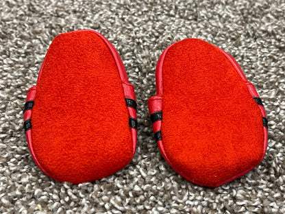NHL, Calgary Flames, infant crib shoes, slippers like Robeez, equivalent to size 0-6mos, Red with Flaming "C" and black stripes, EUC, Shoes 0 (Baby: 0-12 mth)