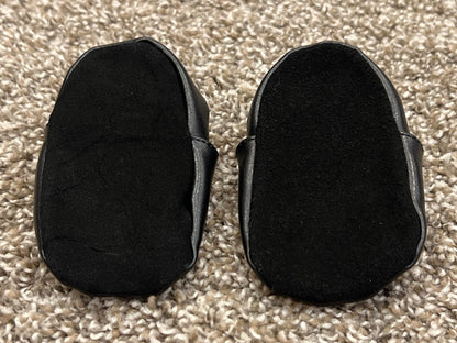 NHL, Calgary Flames, infant crib shoes, slippers like Robeez, equivalent to size 0-6 mos, Black with Embroidered Flaming "C", EUC, Shoes 0 (Baby: 0-12 mth)