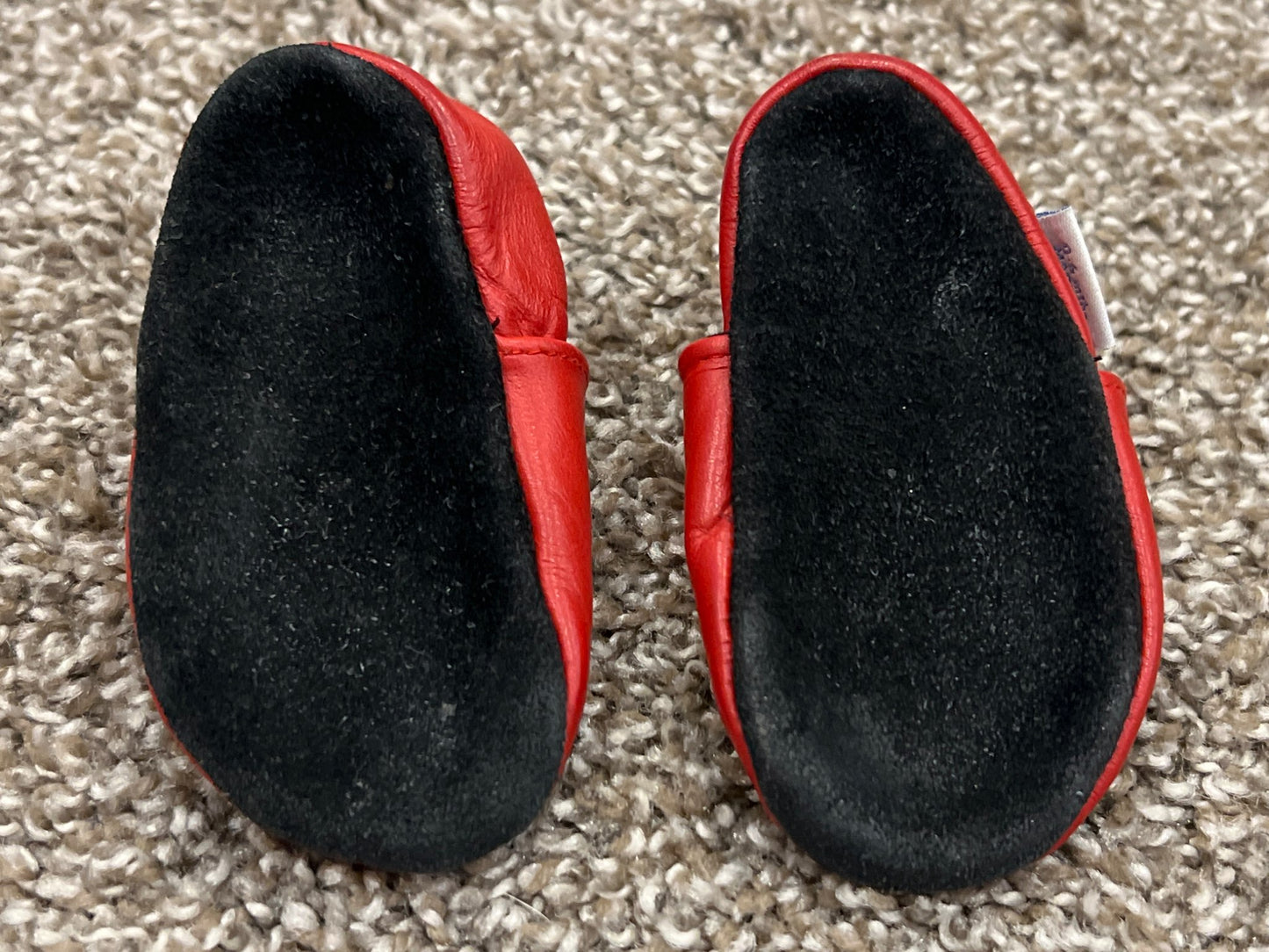 Robeez, crib shoes, slippers, Red with Hockey pattern, size 0-6 mos, VGUC, Shoes 0 (Baby: 0-12 mth)