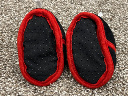 Calgary Flames Harvey the Hound Slippers for infants, size 6-12 mos, VGUC, Shoes 2 (Baby: 0-12 mth)