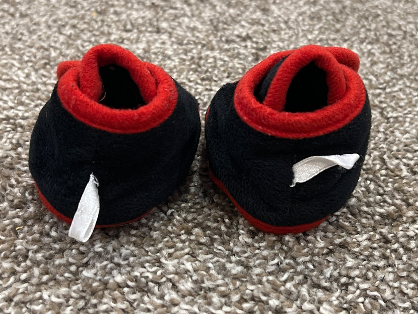 Calgary Flames Harvey the Hound Slippers for infants, size 6-12 mos, VGUC, Shoes 2 (Baby: 0-12 mth)