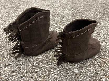 Brown Cowboy boot crib shoes, newborn size, EUC, Shoes 0 (Baby: 0-12 mth)