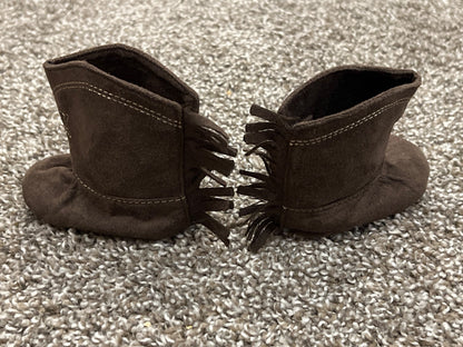 Brown Cowboy boot crib shoes, newborn size, EUC, Shoes 0 (Baby: 0-12 mth)
