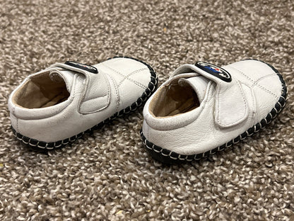 HB Baby brand, White velcro with black leather soft-sole crib shoes, roughly size 3, VGUC, Shoes 3 (Baby: 0-12 mth)