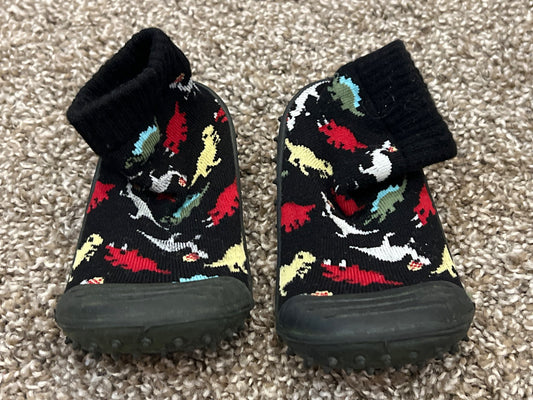 Black Dinosaur Sock shoes with rubber soles, size 8, VGUC, Shoes 8 (Toddler:2-4yr)
