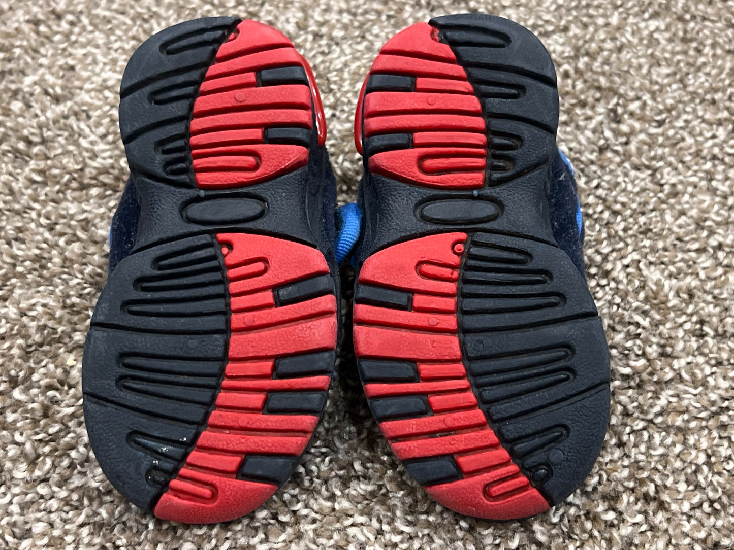 Thomas the Train Slippers, size 8, VGUC, Shoes 8 (Toddler:2-4yr)