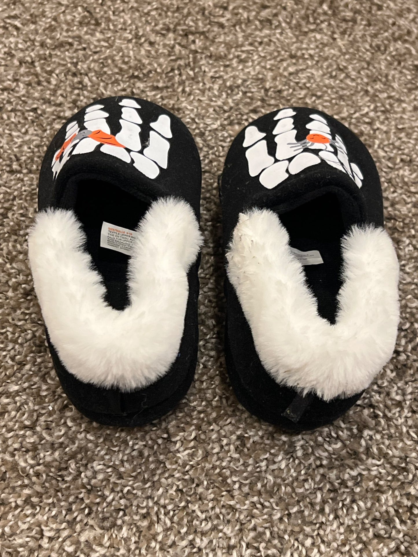 Skeleton slippers from Gymboree, size 9-10, EUC , Shoes 9 (Toddler:2-4yr)