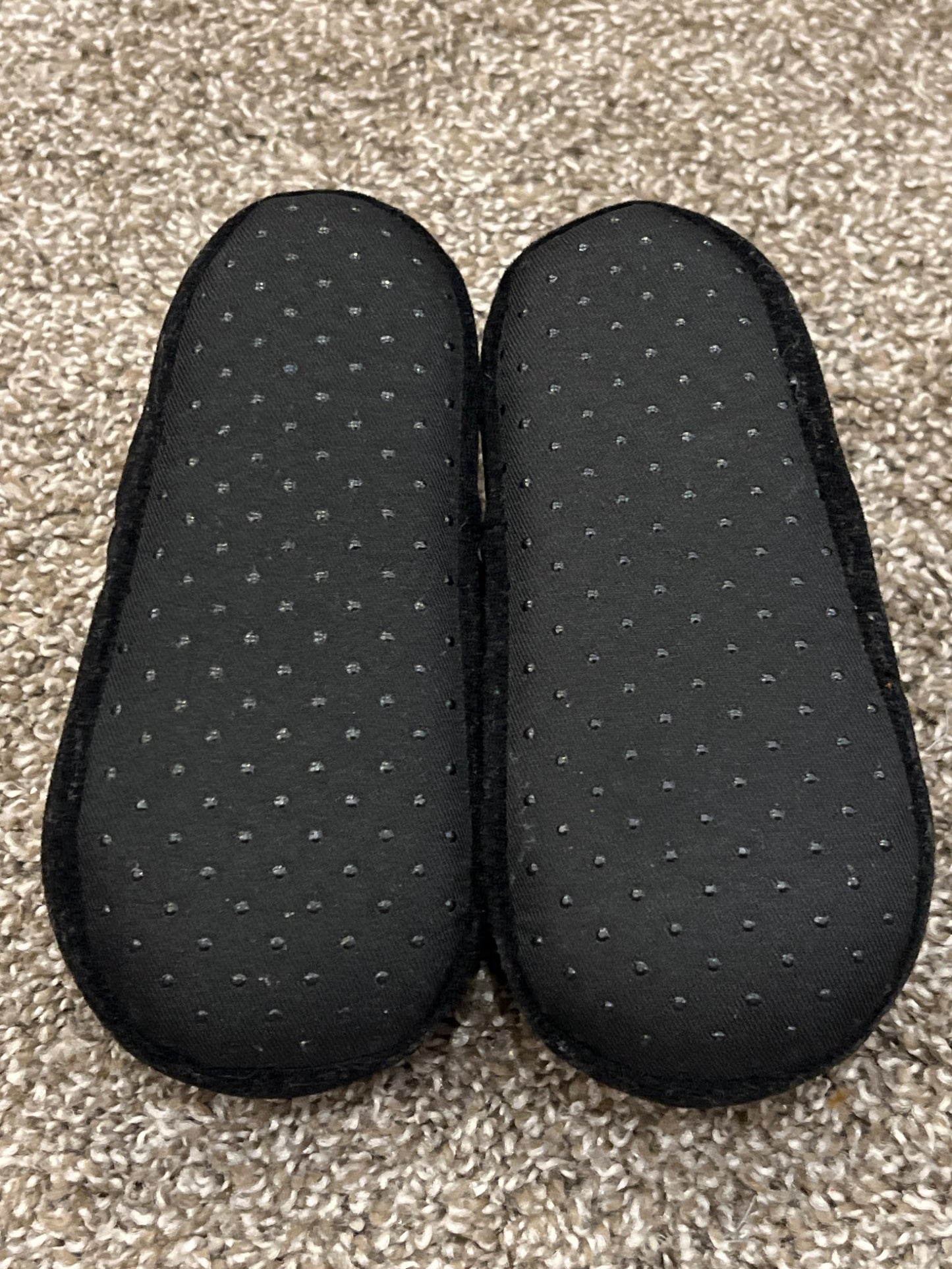 Skeleton slippers from Gymboree, size 9-10, EUC , Shoes 9 (Toddler:2-4yr)