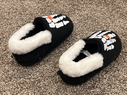 Skeleton slippers from Gymboree, size 9-10, EUC , Shoes 9 (Toddler:2-4yr)