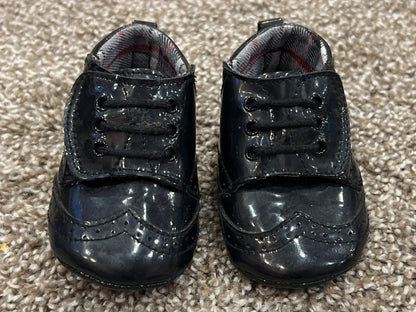 Black Patent Dress Shoes for baby, Velcro Crib Shoes, size 0-6 mos, VGUC, Shoes 1 (Baby: 0-12 mth)