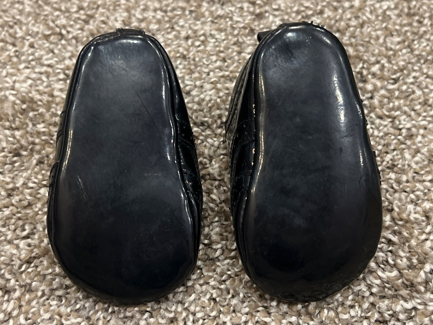 Black Patent Dress Shoes for baby, Velcro Crib Shoes, size 0-6 mos, VGUC, Shoes 1 (Baby: 0-12 mth)