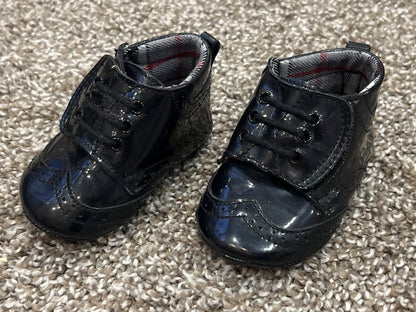 Black Patent Dress Shoes for baby, Velcro Crib Shoes, size 0-6 mos, VGUC, Shoes 1 (Baby: 0-12 mth)