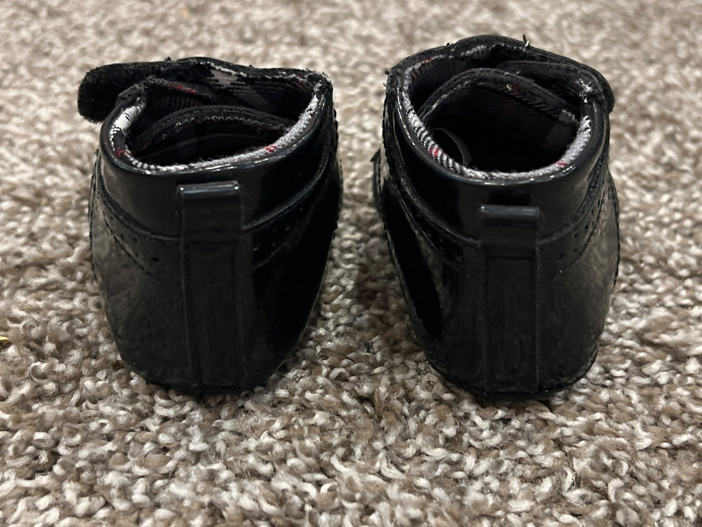 Black Patent Dress Shoes for baby, Velcro Crib Shoes, size 0-6 mos, VGUC, Shoes 1 (Baby: 0-12 mth)