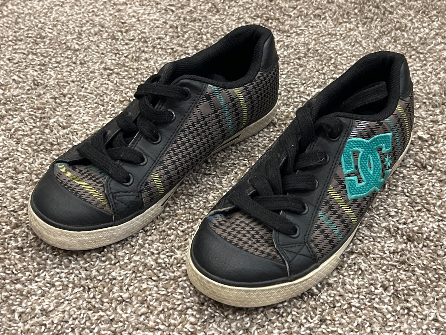 DC Skate shoes, size 7.5 big boys VGUC, Shoes 7 (Big Kids:8–12yr)