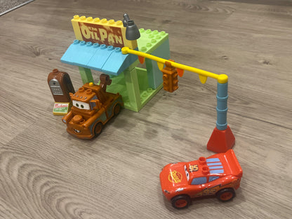 Disney Pixar’s Mega Bloks Set - Lightning McQueen at Tow Mater’s Gas Corner, Set 7768 (Retired) + Plus Bonus Lightning McQueen, VGUC